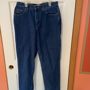 Women’s Lee Riders relaxed fit jeans. Size 8M